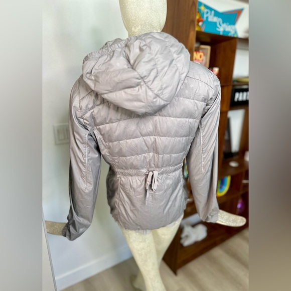 Lulelemon Athletica Grey Goose Down Zip-up Jacket w/ Hood & Ruffle. Size 6 🩶 - Picture 13 of 16
